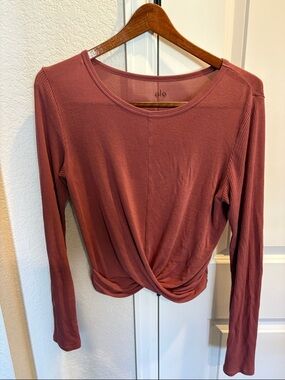 ALO Yoga Rosewood Long-Sleeve Cover Top - size Large